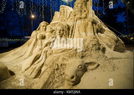 Gdansk, Polonia. 4° dic, 2017. Presepe scolpiti dalla sabbia in Gdansk Oliwa, Polonia. 4° dic, 2017. Credito: Wojciech Strozyk/Alamy Live News Foto Stock