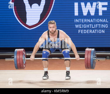 Anaheim, California, USA. 4° dic, 2017. WES KITTS, degli Stati Uniti durante il sollevamento strappo.------- Gli uomini del 90 gruppo A hanno gareggiato nella International federazione mondiale 2017 Campionati del Mondo martedì all'Anaheim Convention Center in Anaheim California. Credito: David Bro/ZUMA filo/Alamy Live News Foto Stock