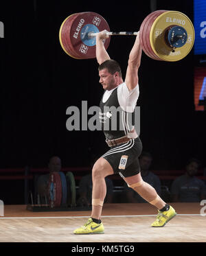 Anaheim, California, USA. 4° dic, 2017. VASILGEORGIEV GOSPODINOV, della Bulgaria, durante la chiara e sollevamento del jerk.------- Gli uomini del 90 gruppo A hanno gareggiato nella International federazione mondiale 2017 Campionati del Mondo martedì all'Anaheim Convention Center in Anaheim California. Credito: David Bro/ZUMA filo/Alamy Live News Foto Stock