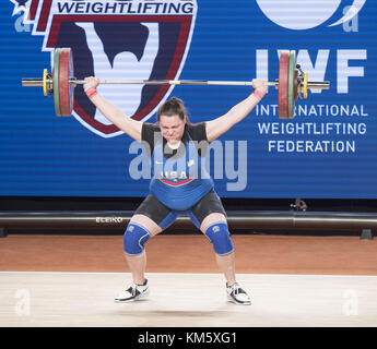 Anaheim, California, USA. 4° dic, 2017. Le donne del 90 gruppo A hanno gareggiato nella International federazione mondiale 2017 Campionati del Mondo di lunedì al Centro Di Convenzione Di Anaheim, in Anaheim California. Credito: David Bro/ZUMA filo/Alamy Live News Foto Stock