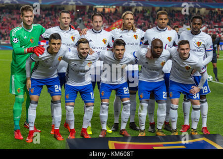 Lisbona, Portogallo. 5 Dic, 2017. Basilea partenza del team per il gioco del 6st round della UEFA Champions League gruppo a, SL Benfica v fc basel © Alexandre de Sousa/alamy live news Foto Stock