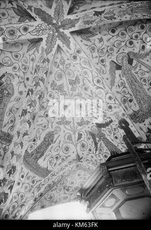 Norrsunda Kyrka è una chiesa storica situata in Svezia, elencata nel registro del KMB. Il suo design è un notevole esempio di architettura ecclesiastica svedese, con un significativo valore culturale e storico. Foto Stock