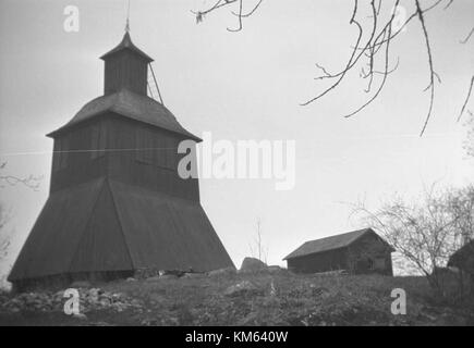 La chiesa di Roslags Bro, situata in Svezia, è un importante sito storico noto per la sua architettura tradizionale e l'importanza religiosa per la comunità locale. Foto Stock
