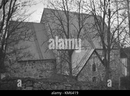 La chiesa di Roslags Bro, situata in Svezia, è un importante punto di riferimento culturale e storico. È elencato nella banca dati del patrimonio culturale svedese, riconosciuto per il suo design architettonico e il suo significato religioso. Foto Stock