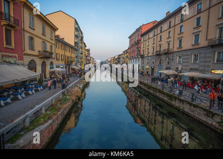 Milano, 11 novembre 2017 - il naviglio grande canal in milano, Italia Foto Stock