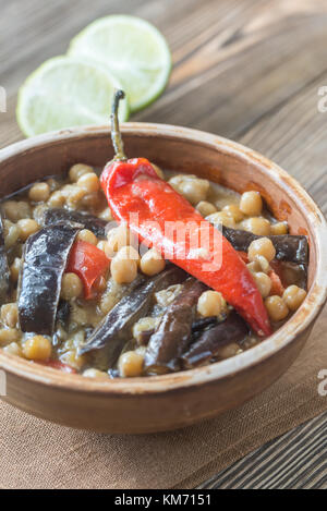 Melanzane e curry di ceci Foto Stock