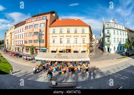 Pilsen (Plzen, Repubblica Ceca - 22 maggio 2017: scene di strada nella città vecchia. Foto Stock