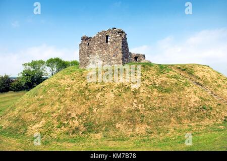 Rovine del XIII secolo il castello di Clough su la motte della precedente Norman motte e bailey castello. La contea di Down, Irlanda del Nord Foto Stock