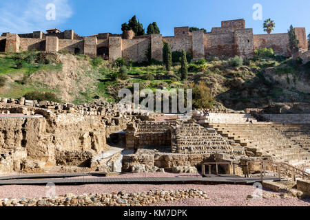 Alcazaba e Anfiteatro Romano a Malaga Spagna Foto Stock