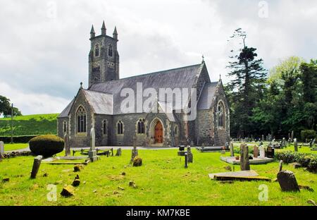 Killadeas Church of Ireland Priory Church sulla riva nord di Lower Lough Erne, vicino a Enniskillen, Co. Fermanagh, Irlanda del Nord Foto Stock