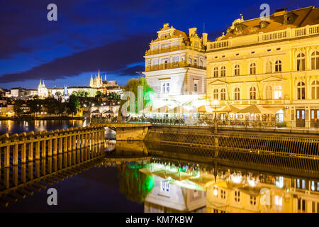 Tschechien, Prag, Stadtansicht, Moldava, Hradschin, Burg, Burganlage, Bedrich Smetana Museum, Klub Club Ristorante Lavka, Nachtleben Foto Stock