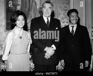 SAS Inaugurazione di SAS Trans Asian Express, da sinistra Nime Norgay, figlia di Sherpa Tenzing Norgay, Principe Bertil e Sherpa Tenzing Norgay a Stoccolma Foto Stock