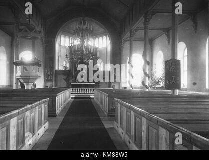 Kyrkhults Kyrka è una chiesa situata in Svezia, conosciuta per il suo significato storico e l'architettura tradizionale. È un sito religioso chiave e un simbolo del patrimonio culturale e architettonico svedese. Foto Stock