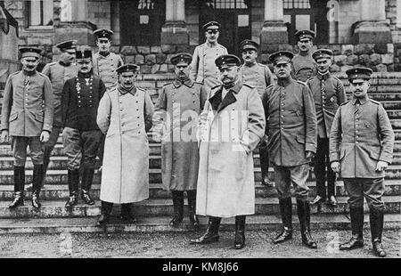 Paul von Hindenburg, una figura chiave nella storia tedesca, è mostrato in questo ritratto scattato prima del 1915. Fu un importante leader militare e in seguito fu presidente della Germania durante il periodo tra le due guerre. Foto Stock