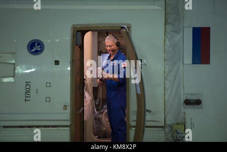 La Nasa stazione spaziale internazionale (ISS) expedition 53 il primo membro di equipaggio astronauta americano mark vande hei partecipa soyuz esami di qualifica in un iss mockup modulo prima di soyuz ms-06 il lancio del veicolo spaziale al gagarin cosmonaut training center 30 agosto 2017 nella città delle stelle, Russia. (Foto di bill ingalls via planetpix) Foto Stock