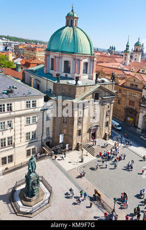 Krizovnicke namesti, Klementinum, sv. Frantisek z Assisi, stare Mesto (Unesco), Praha, Ceska republika / piazza Krizovnicke, Klementinum, Città Vecchia (un Foto Stock