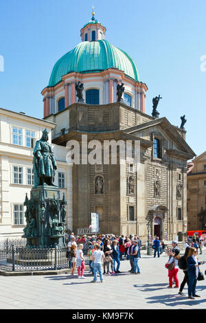 Krizovnicke namesti, Klementinum, sv. Frantisek z Assisi, stare Mesto (Unesco), Praha, Ceska republika / piazza Krizovnicke, Klementinum, Città Vecchia (un Foto Stock