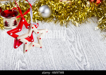 Natale o Capodanno decorazione con due stelle e copia di spazio. Foto Stock