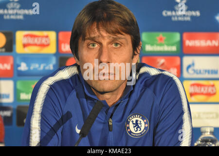 Antonio conte,la UEFA Champions League conferenza stampa,chelsea f.c v atletico madrid,Stamford Bridge,london.uk Foto Stock