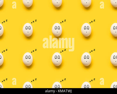Dipinto di uova di gallina con sleeping gli Emoji Foto Stock