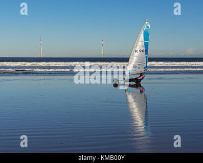 Yacht di sabbia sulla spiaggia di Redcar, North Yorkshire, Inghilterra, Regno Unito Foto Stock