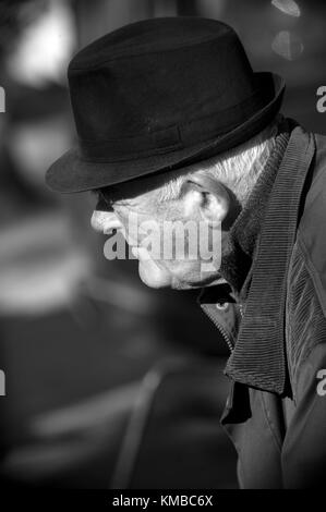 Titolare di stallo, Cazals mercato, Francia Foto Stock