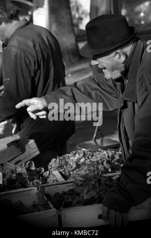 Titolare di stallo, Cazals mercato, Francia Foto Stock