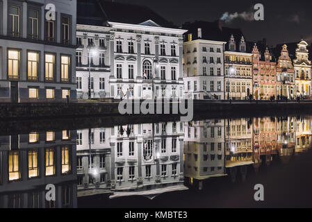 Notte Gand Canal nella Città Vecchia Foto Stock