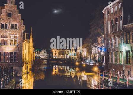 Notte Gand Canal nella Città Vecchia Foto Stock
