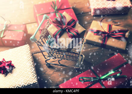 Regalo di natale shopping Foto Stock