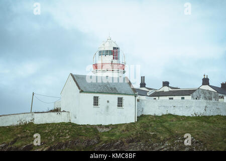 Faro sulla scogliera Foto Stock