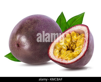 Frutti della passione isolato su uno sfondo bianco. Foto Stock