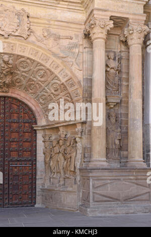 Portico ,ingresso, dell'Catheedral de Nuestra Senora de la huerta, Tarazona, provincia di Zaragoza, Aragona, Spagna Foto Stock