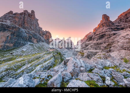 Rifugio Tuckett a sunrise, Trentino, Madonna di Campiglio, vallesinella Foto Stock