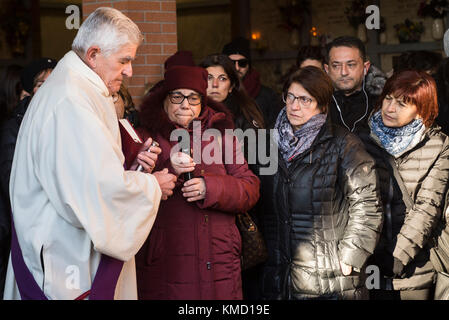 Torino, Piemonte, Italia. 6 dicembre 2017. Torino, Italia - 6 dicembre 2017: Cerimonia Thyssen di 10 anni per le sette vittime e inizio della costruzione del monumento dedicato ai caduti al lavoro di ThyssenKrupp a Torino crediti: Stefano Guidi/ZUMA Wire/Alamy Live News Foto Stock