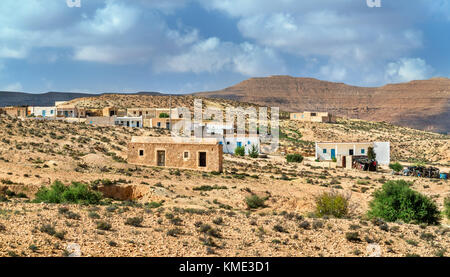 Tipico villaggio nel sud della Tunisia, Tataouine governatorato Foto Stock