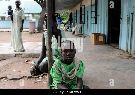 Il SUD SUDAN, Stato dei Laghi, ospedale nel villaggio di Mapuordit / SUED-Sudan, Bahr el Ghazal regio , Stato dei Laghi, MARIA IMMACOLATA DOR Hospital der Comboni Missionare im Dinka Dorf Mapuordit Foto Stock