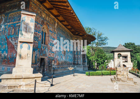 Monastero di Voronet è un famoso dipinto di monastero in Romania Foto Stock