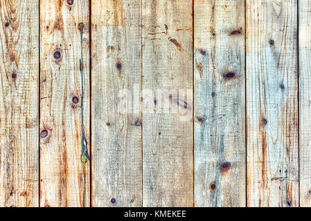 Vivace in legno colorato interno della vecchia casa abbandonata con pareti in legno doghe texture pattern vintage Foto Stock