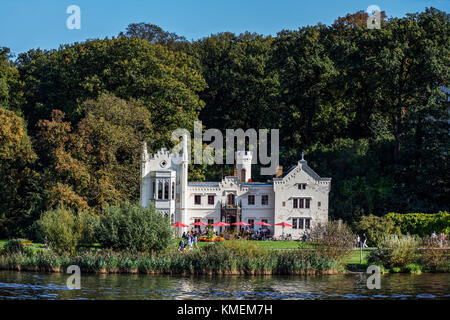 Piccolo castello nel Parco di Babelsberg, Potsdam, Brandeburgo, Germania Foto Stock