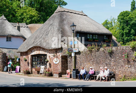 Il villaggio del patrimonio culturale di cockington vicino a Torquay nel Devon, Inghilterra, Regno Unito. Foto Stock