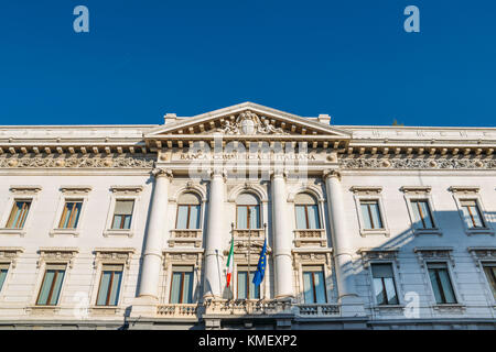 Milano, Italia - 6 dicembre 2017: Palazzo della Banca commerciale Italiana in Piazza della Scala a Milano, Italia Foto Stock