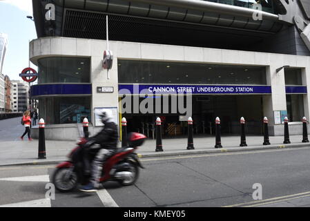 Cannon Street Stazione della metropolitana, cannone St, Londra EC4N 6ap. Cannon Street Station, noto anche come london Cannon Street, è un centro di Londra railway Foto Stock