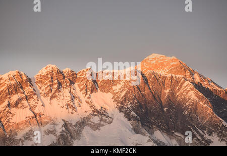 Tramonto sul Monte Everest visto da Tengboche, Nepal Foto Stock