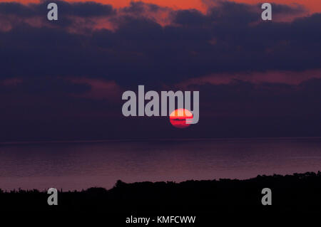 Un stunnig paphos tramonto sul mare, paphos Cipro consolidata per le incredibili tramonti Foto Stock