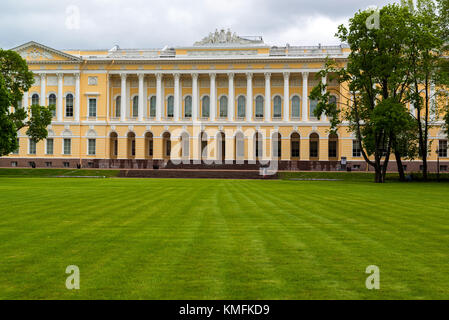 San Pietroburgo, Russia - 2 giugno 2017. Facciata settentrionale della michaels palazzo, edificio del Museo Russo Statale. Foto Stock