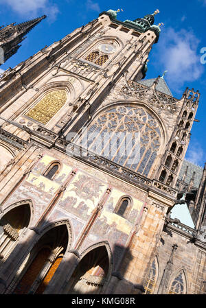 Carlo IV sul mosaico del Giudizio universale (1372) , Golden Gate nella cattedrale di San Vito, il castello di Praga, Repubblica Ceca - Charles IV. (26 agosto Foto Stock