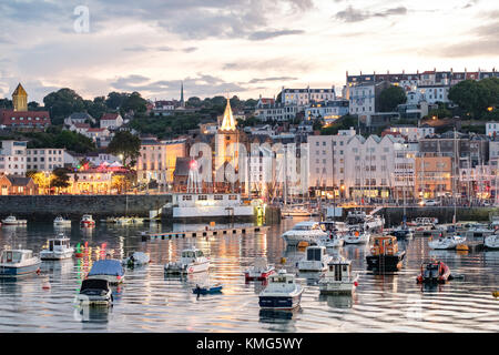 St Peter Port Skyline Foto Stock