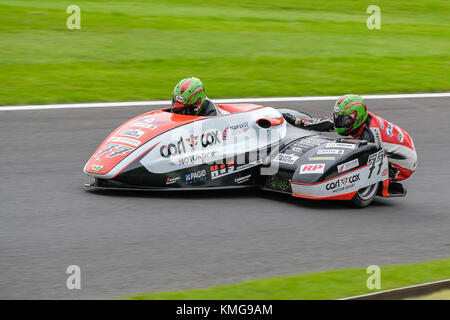 Tim e Tristan Reeves durante il campionato Hyundai British Sidecar, Round 8 a Cadwell nel Lincolnshire 2017 Foto Stock