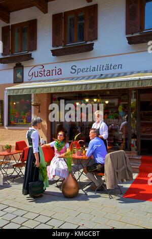 Persone cenare al ristorante, St. Wolfgang, Austria, Europa Foto Stock